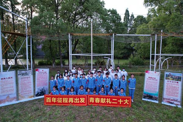 98fe032e2ed848839b366190a6cf1355.jpg 98fe032e2ed848839b366190a6cf1355.jpg