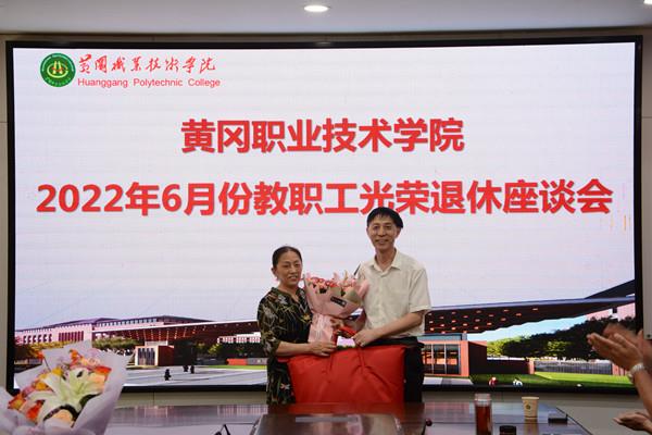 5a13d7e67e7d4b5ba6281544c814c2ed.jpg 5a13d7e67e7d4b5ba6281544c814c2ed.jpg