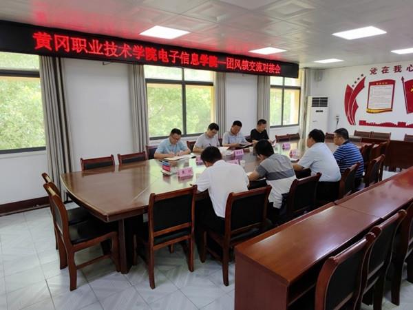 4b99151c9eb94f39af96569970272095.jpg 4b99151c9eb94f39af96569970272095.jpg