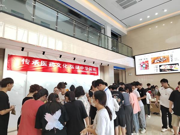 ef45f05a8a704c97abe7c3a722830b7a.jpg ef45f05a8a704c97abe7c3a722830b7a.jpg