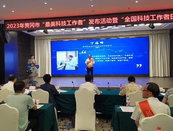 fe80995625c24475b835d65f758ed055.jpg fe80995625c24475b835d65f758ed055.jpg