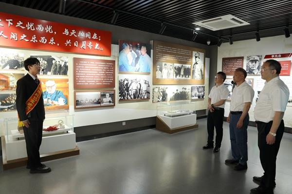 71057bbc0fb24b2ab930b2c4a3fcceee.jpg 71057bbc0fb24b2ab930b2c4a3fcceee.jpg