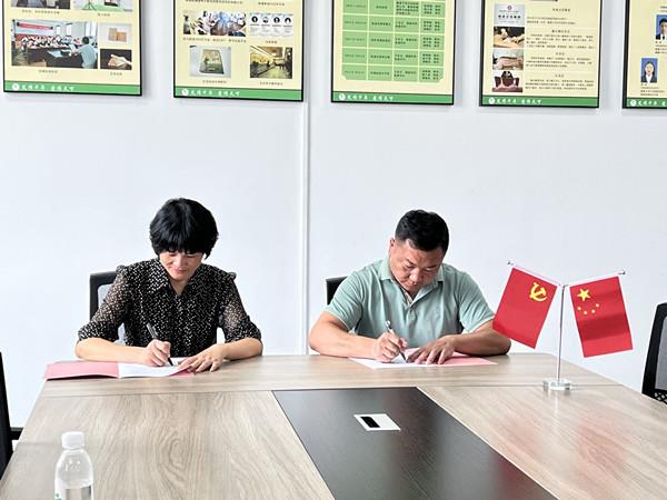 90bf6bcce2d64d5393aa786f15e97766.jpg 90bf6bcce2d64d5393aa786f15e97766.jpg