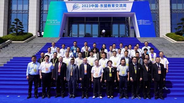 e887942bf4564d25b7b3ead4bf7f651a.jpg e887942bf4564d25b7b3ead4bf7f651a.jpg