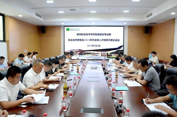 cc7666f25b9241918a27cb28564cdb24.jpg cc7666f25b9241918a27cb28564cdb24.jpg