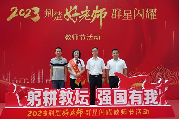 8fd8648034104feebf7e298ec5f68d2d.jpg 8fd8648034104feebf7e298ec5f68d2d.jpg