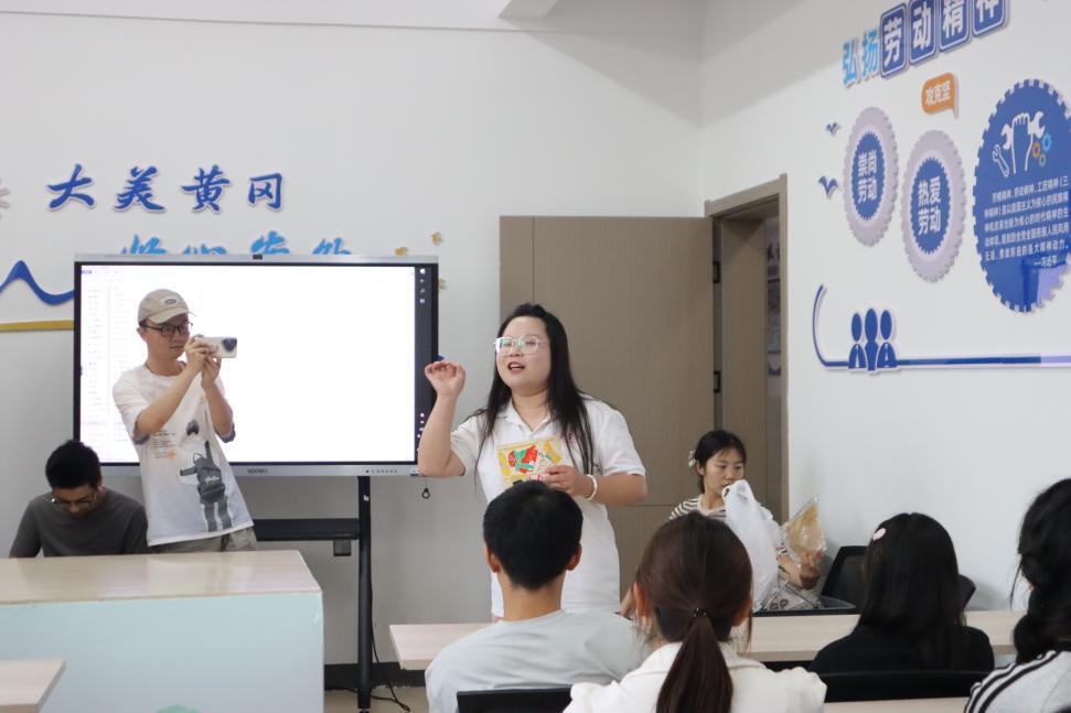 dd2e2b6160dc4ac79bf6958d1c4db076.Jpeg dd2e2b6160dc4ac79bf6958d1c4db076.Jpeg