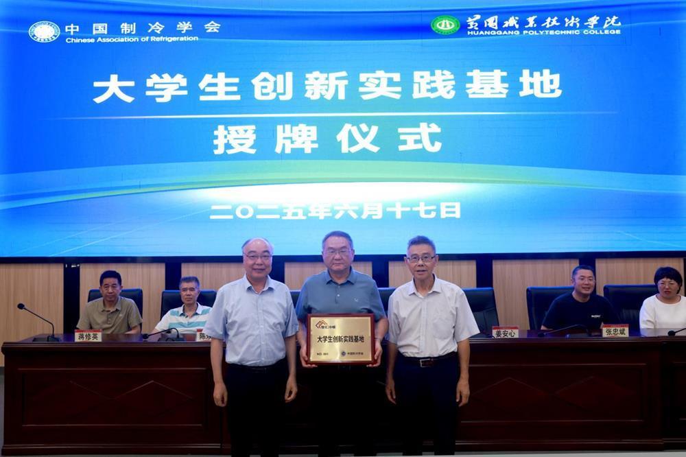 3cc9c22a4fea45eaa856aa4bc68a73dc.jpg 3cc9c22a4fea45eaa856aa4bc68a73dc.jpg